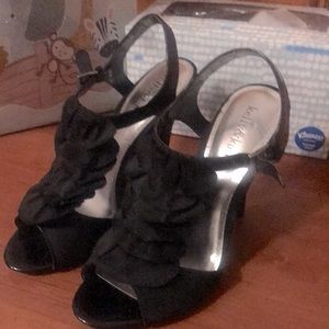 Absolutely beautiful high heeled sandals! Never worn!